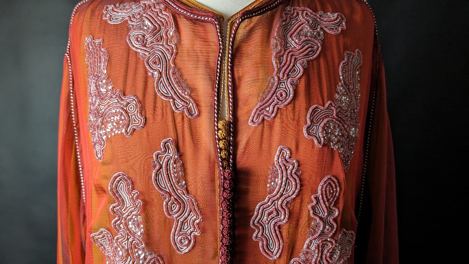 Mousseline Orange — Motif imprimé — détail rapproché