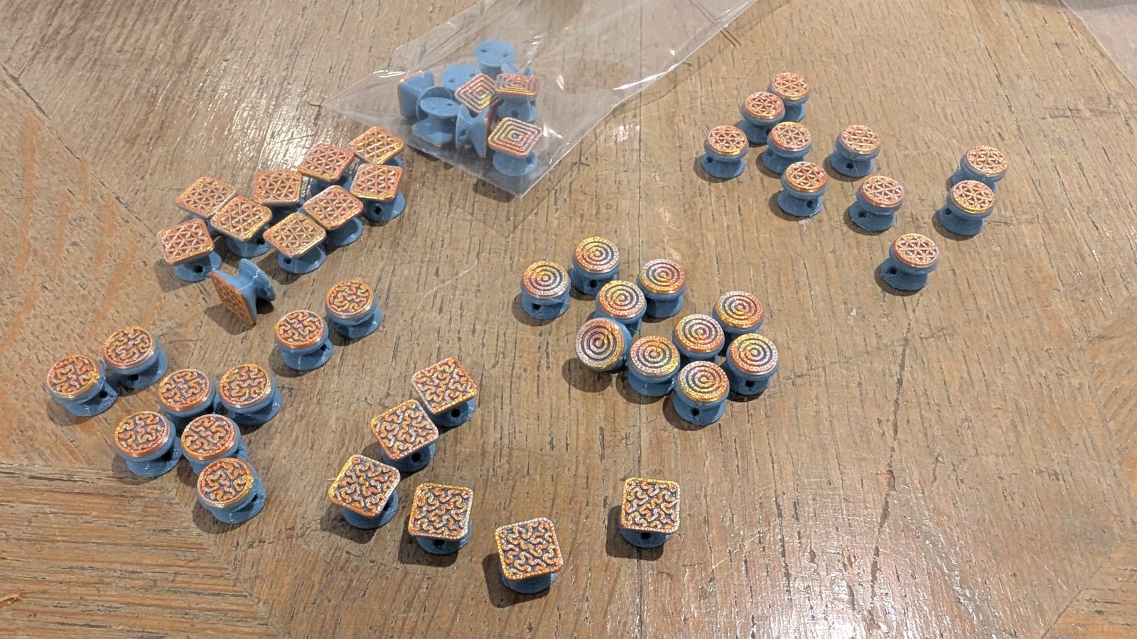 Boutons — Bande d'essai — impression directe sur le tissu, à côté des boutons cousus