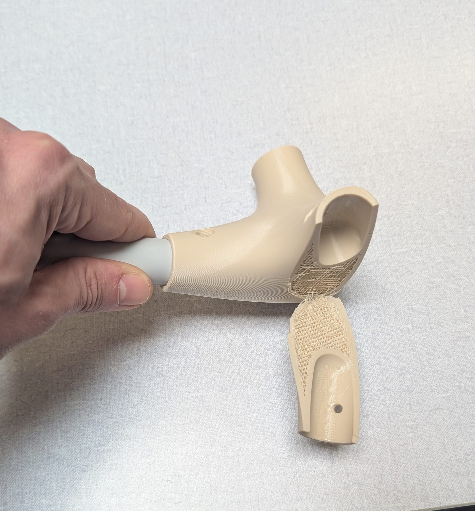 Starting with the Limbs — l'atelier — Une branche cassée net, le long des couches d'impression