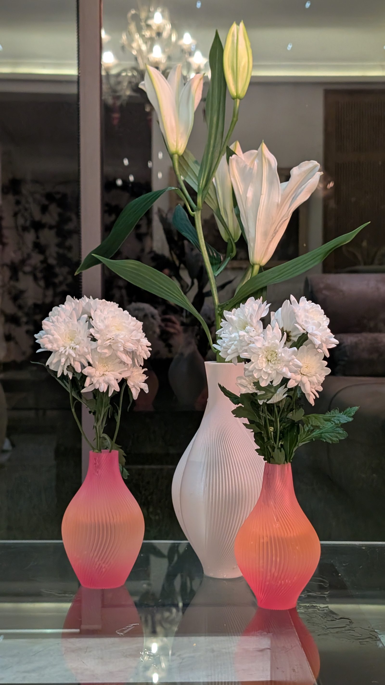 Mode vase — Deux tirages roses et un blanc, en usage