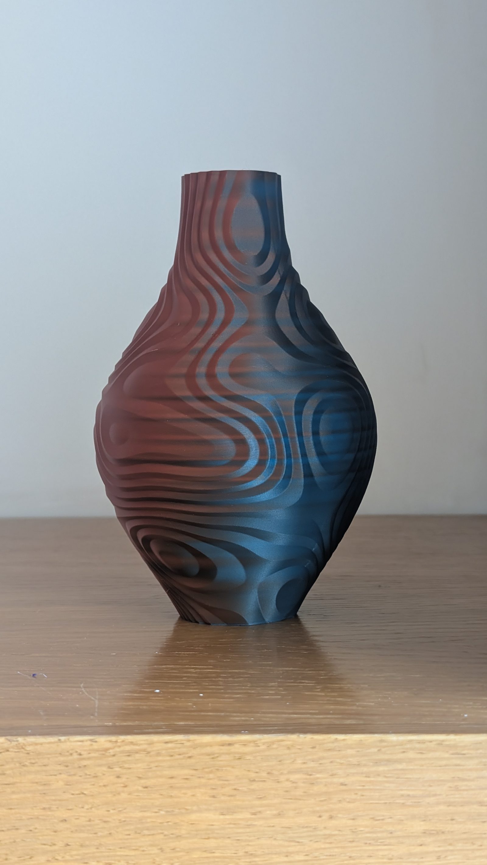 Mode vase — Le même objet posé — la couleur n'a pas changé, la lumière si