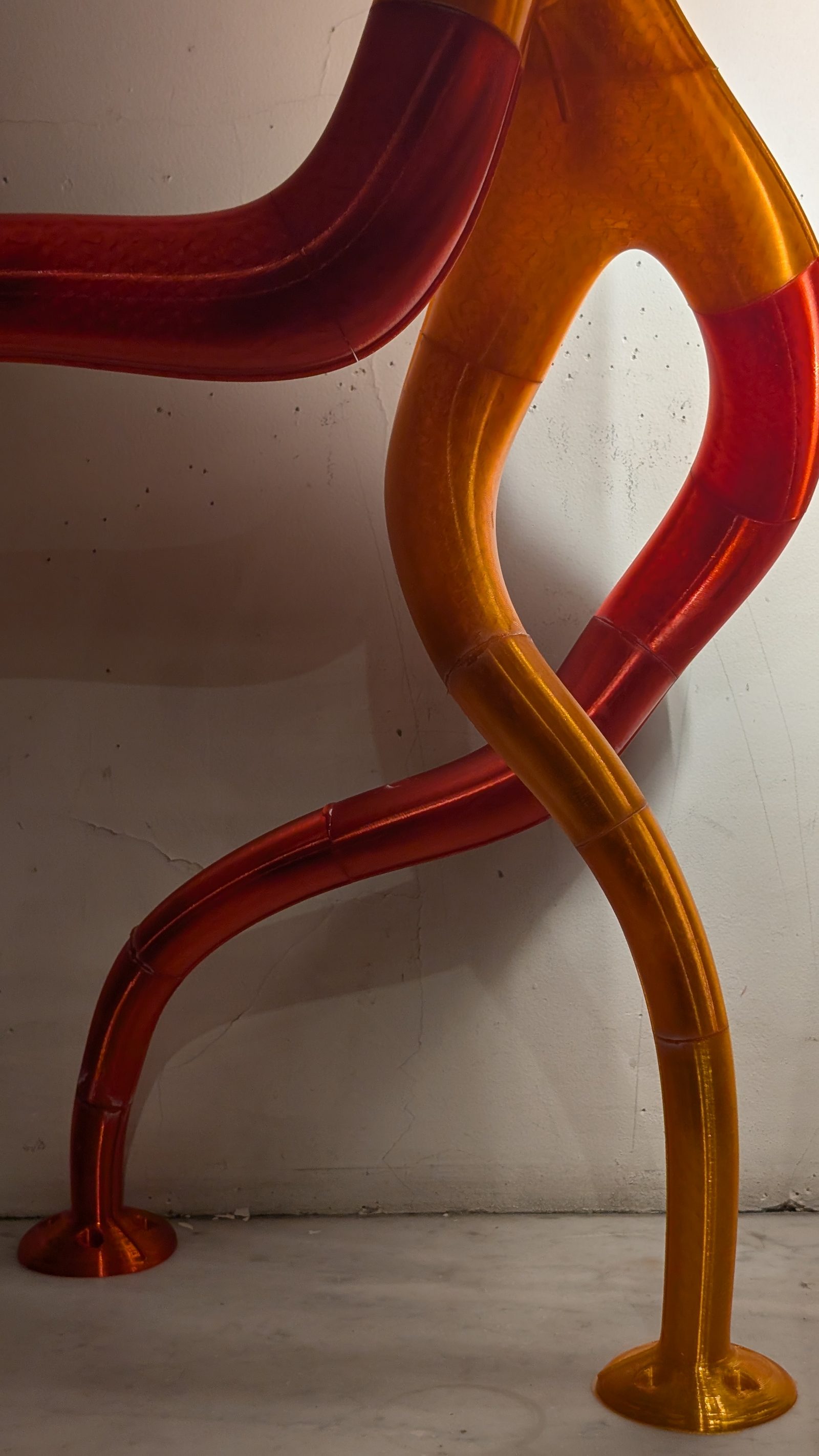 Sculptures — Les tronçons, leurs jonctions et la ligne d'index — et la matière qui s'assombrit dans les courbes